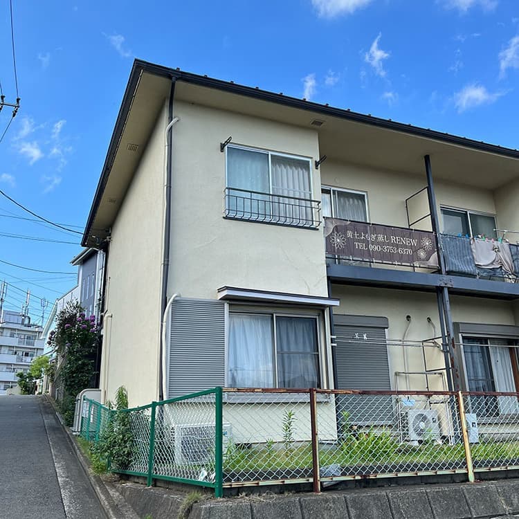 19 右手駐車場奥のアパートが黄土よもぎ蒸しRENEWです。